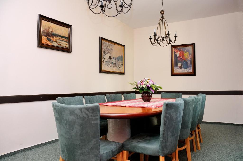Hotel Leopold Račín Eksteriør bilde